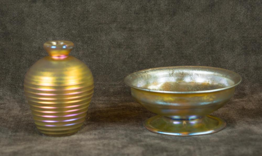 TWO SMALL GOLD IRIDESCENT ART GLASS 30a186