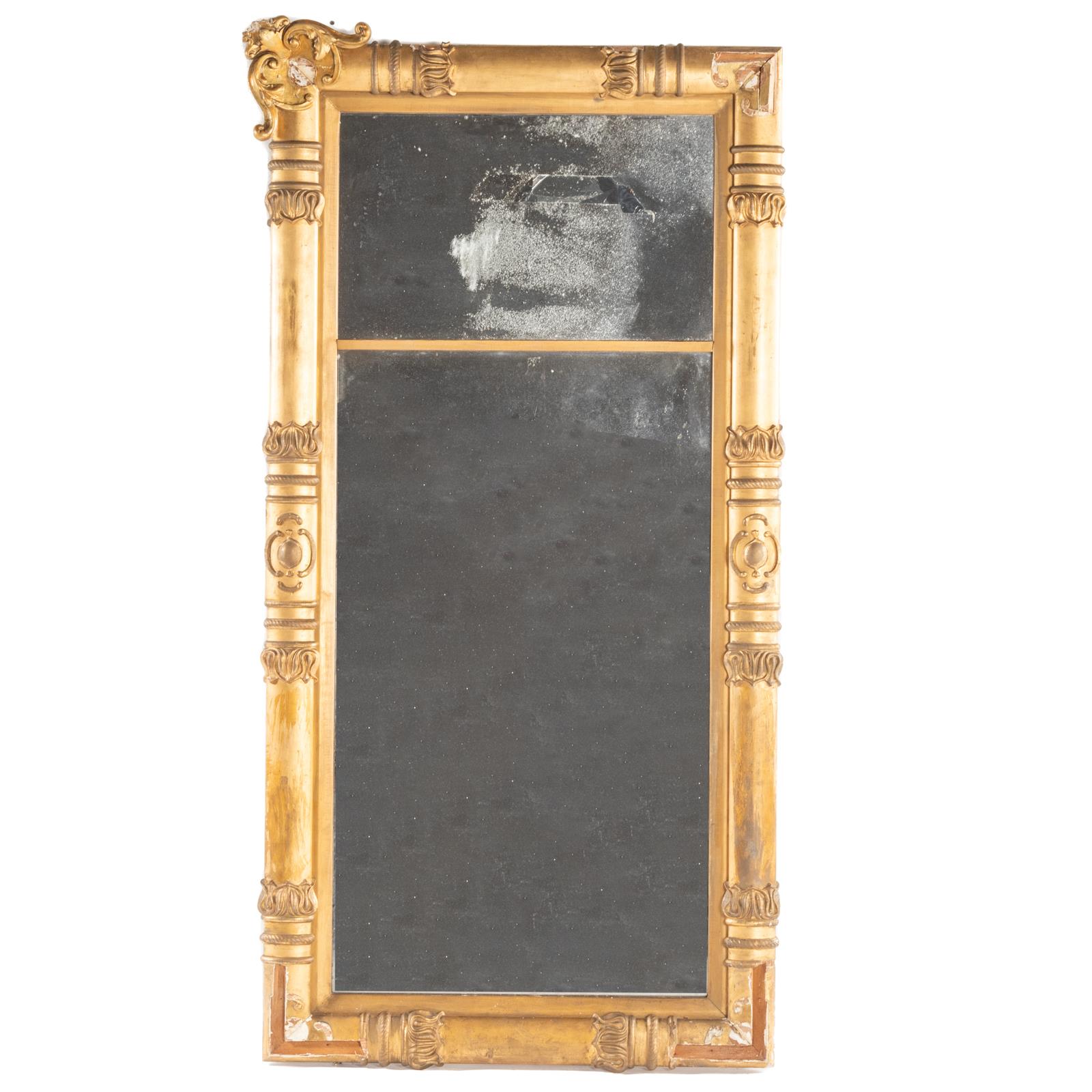 CLASSICAL GILT WOOD MIRROR FROM