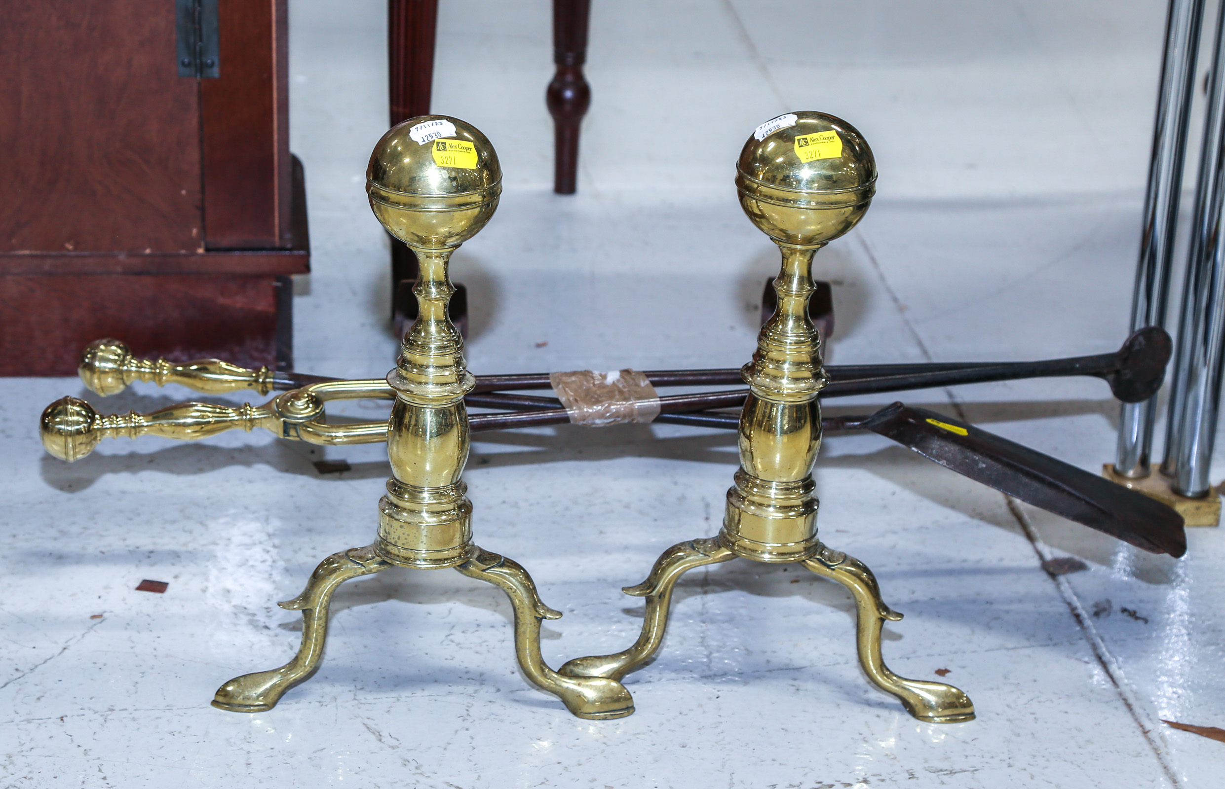 A PAIR OF ANDIRONS FIRE TOOLS 308952
