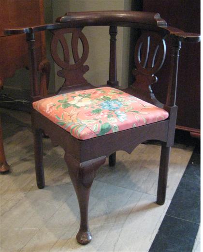 Chippendale mahogany corner chair 4daac