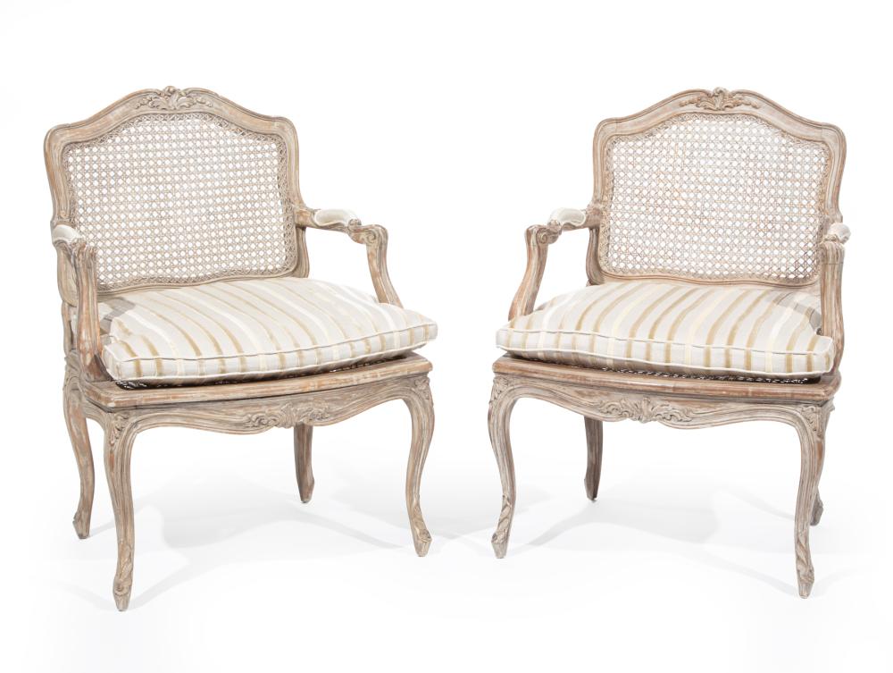 LOUIS XV STYLE CARVED AND GRIS 309127