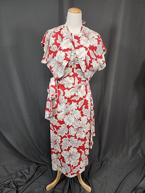 Vintage 1940s Red with White and 30c993