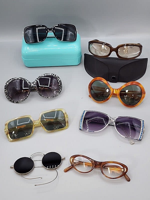 Group includes eight pairs of glasses  30c9b5