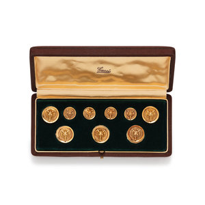 GUCCI YELLOW GOLD BUTTON SET Consisting 30ad5d