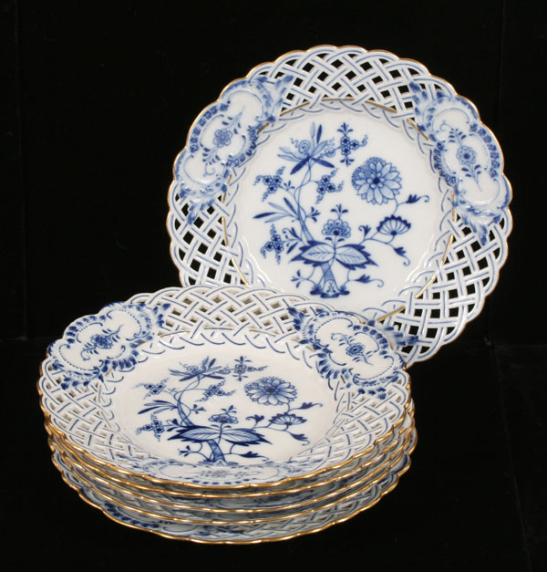 Six Meissen Blue Onion porcelain 4e927