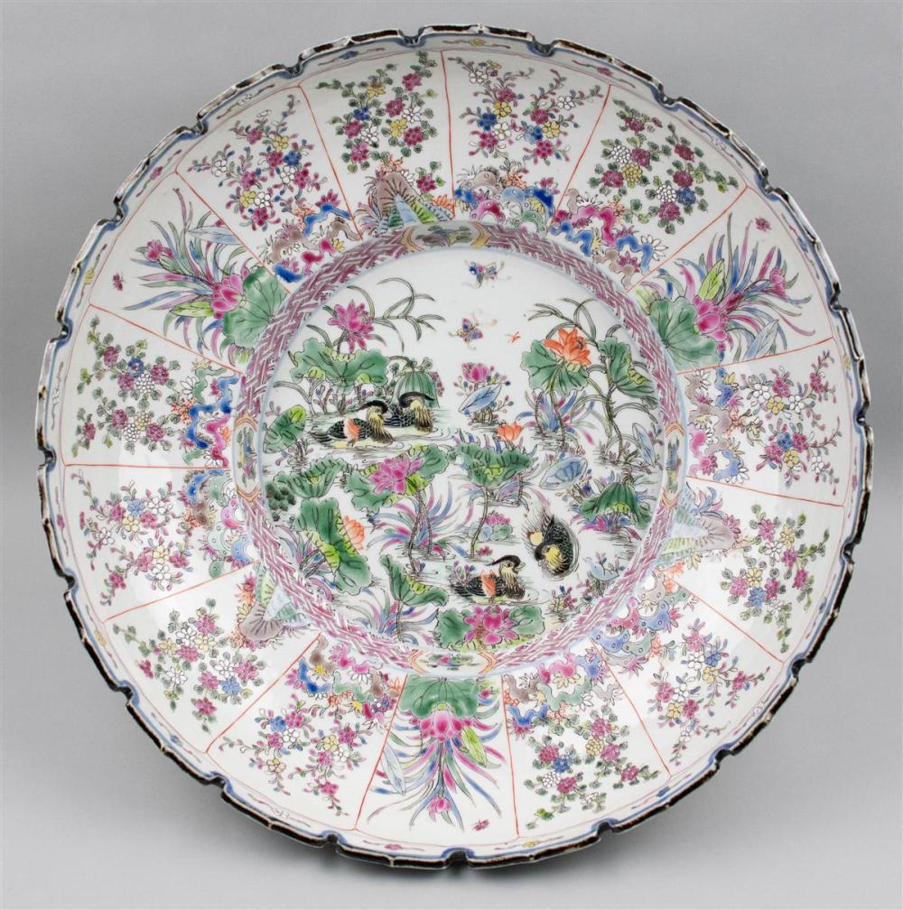 CHINESE FAMILLE ROSE PUNCH BOWL 311ca2