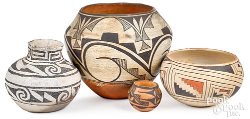 FOUR NATIVE AMERICAN INDIAN POTTERY 310087