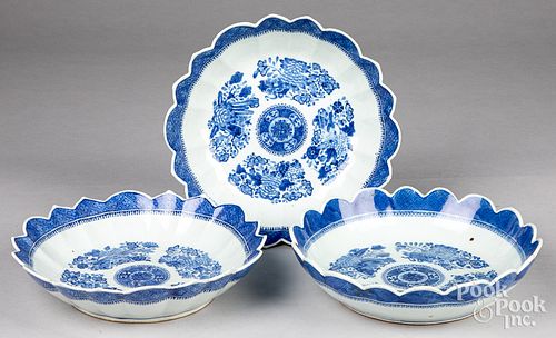 THREE CHINESE EXPORT PORCELAIN 3108c3
