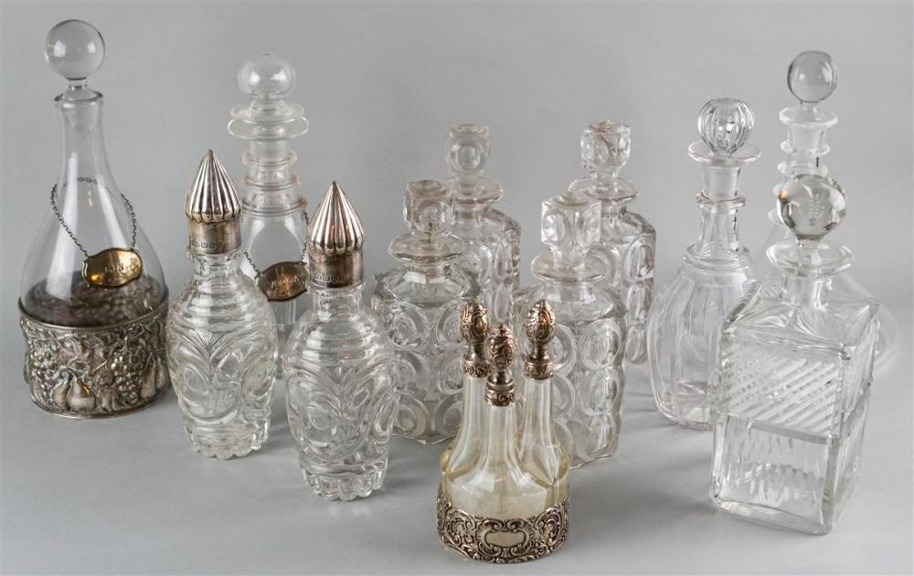 COLLECTION OF GLASS DECANTERSCOLLECTION 3134ef