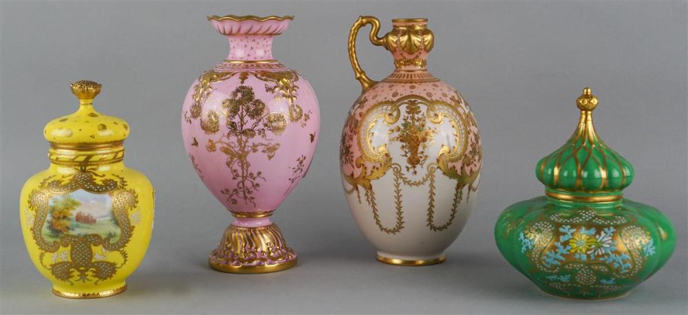 GROUP OF FOUR ROYAL CROWN DERBY 313986