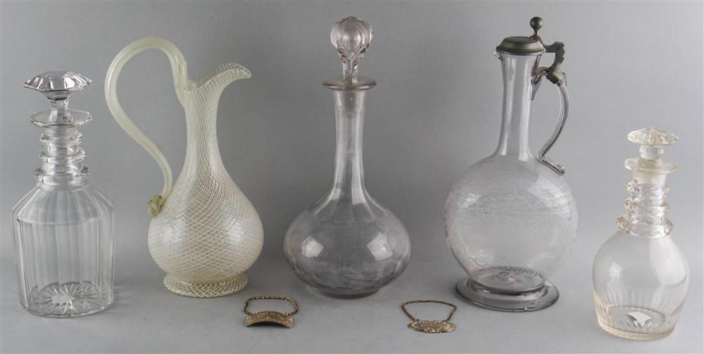 GROUP OF GLASSWARE INCLUDING TWO 313cd0