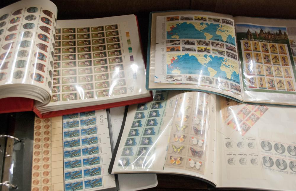 COLLECTION OF POSTAGE STAMPS CONTAINING 313e50