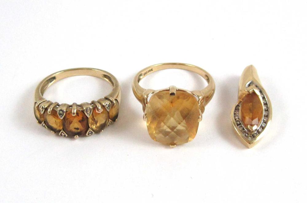 THREE ARTICLES OF CITRINE AND YELLOW 3142e9