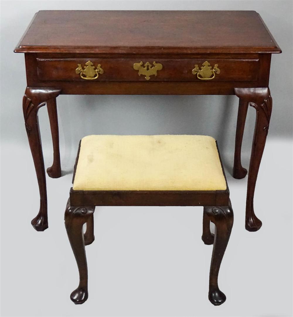 QUEEN ANNE STYLE MAHOGANY LOWBOY 312cc5