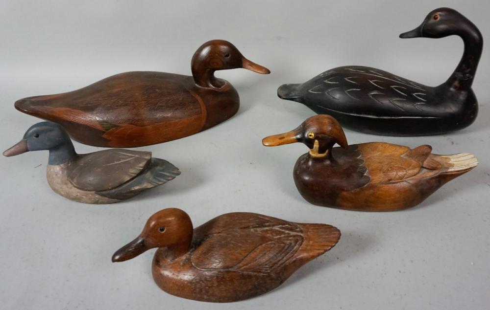 GROUP OF DUCK DECOYS INCLUDING 312e7c
