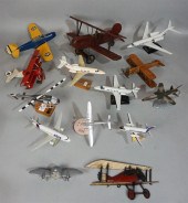 LARGE COLLECTION OF MODEL AIRPLANES
