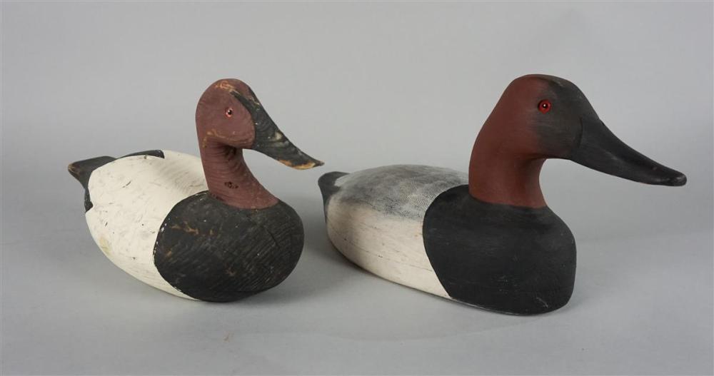 PAIR OF PAINTED WOOD CANVASBACK 313196
