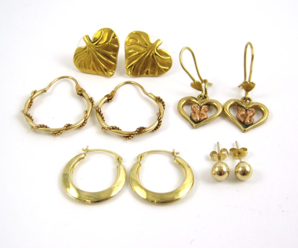 FIVE PAIRS OF YELLOW GOLD EARRINGS  315aab
