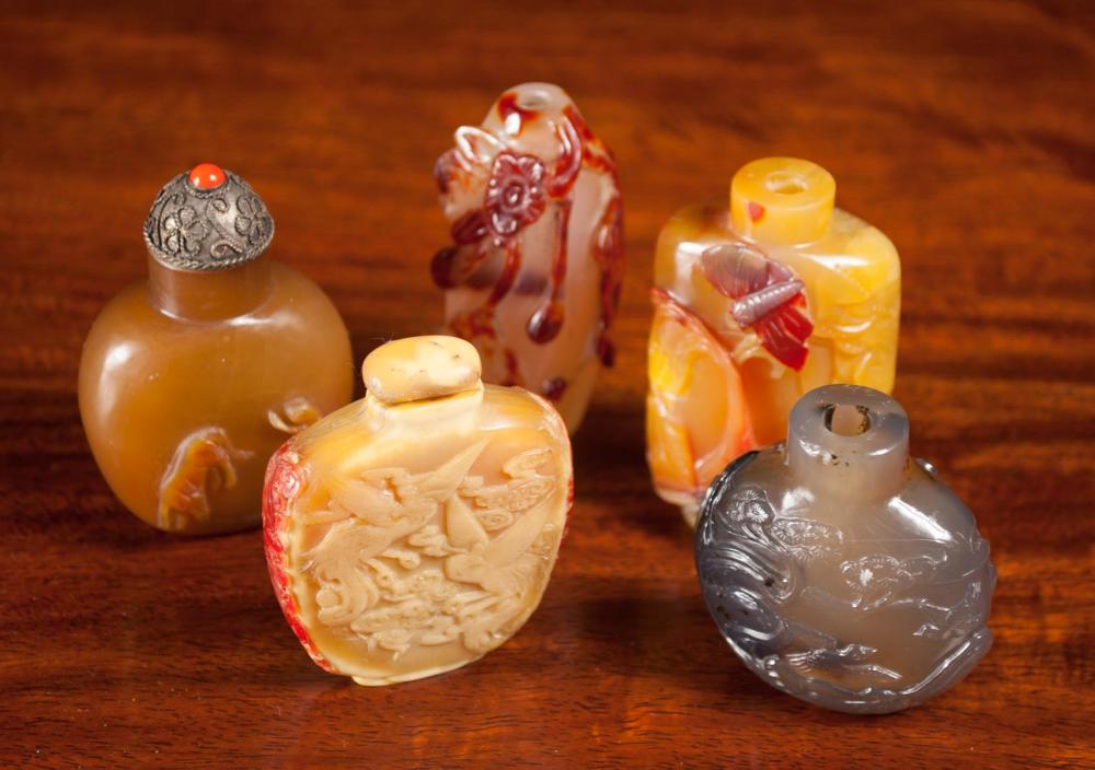FIVE CHINESE HARDSTONE SNUFF BOTTLES  315681