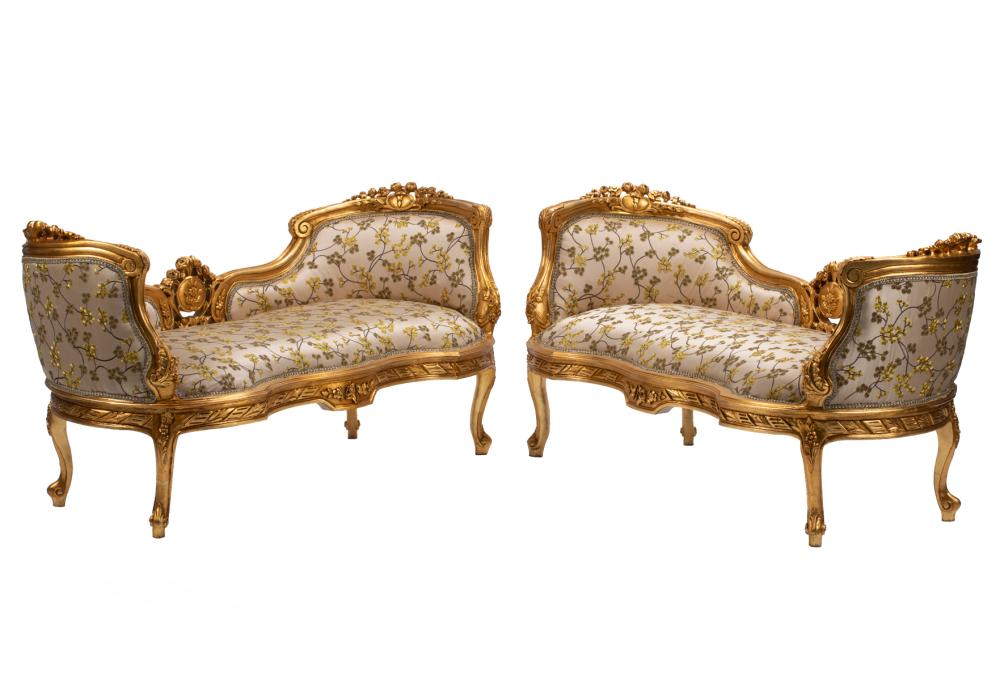 LOUIS XV STYLE CARVED GILTWOOD 318429