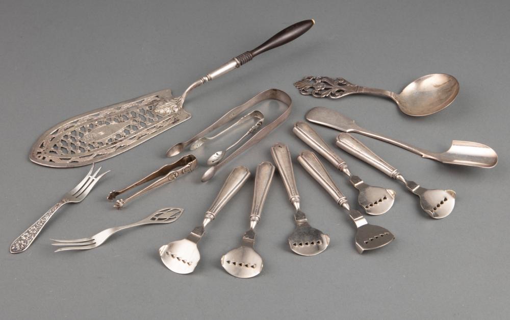 GROUP OF SILVER AND SILVERPLATE 318855