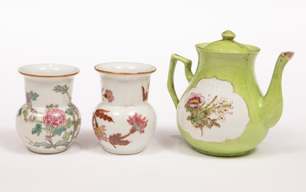 GROUP OF CHINESE FAMILLE ROSE PORCELAIN 3188b7