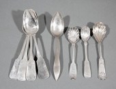 GROUP OF SILVER FLATWAREGroup of 31a98a