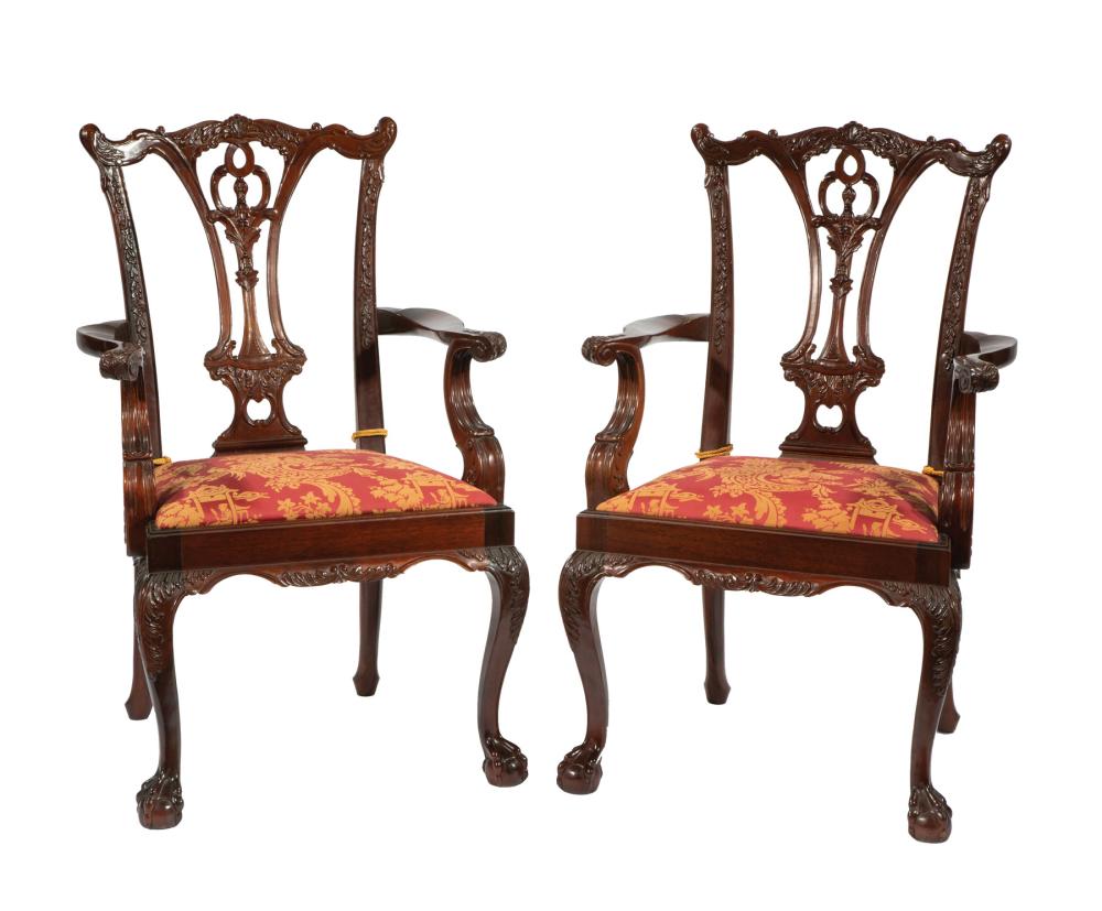 CARVED MAHOGANY DINING CHAIRSEight 31b9ff