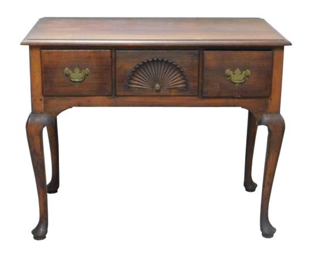 QUEEN ANNE REVIVAL DRESSING TABLE  31bc55