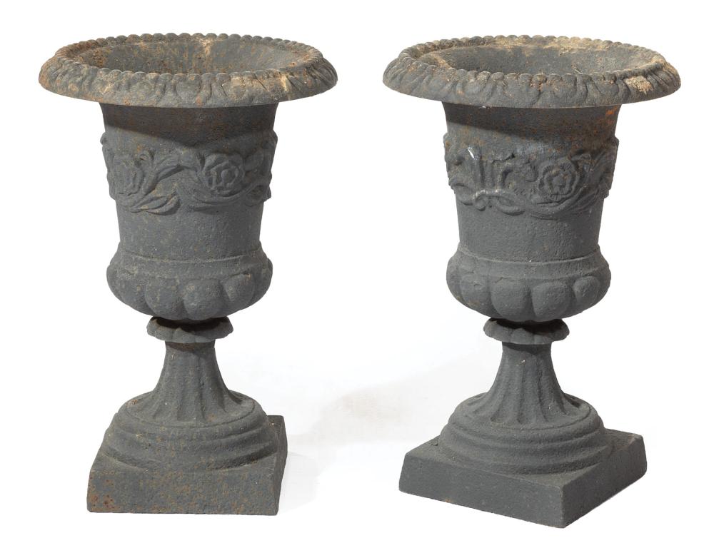 PAIR OF CAST IRON CAMPAGNA FORM 319ede
