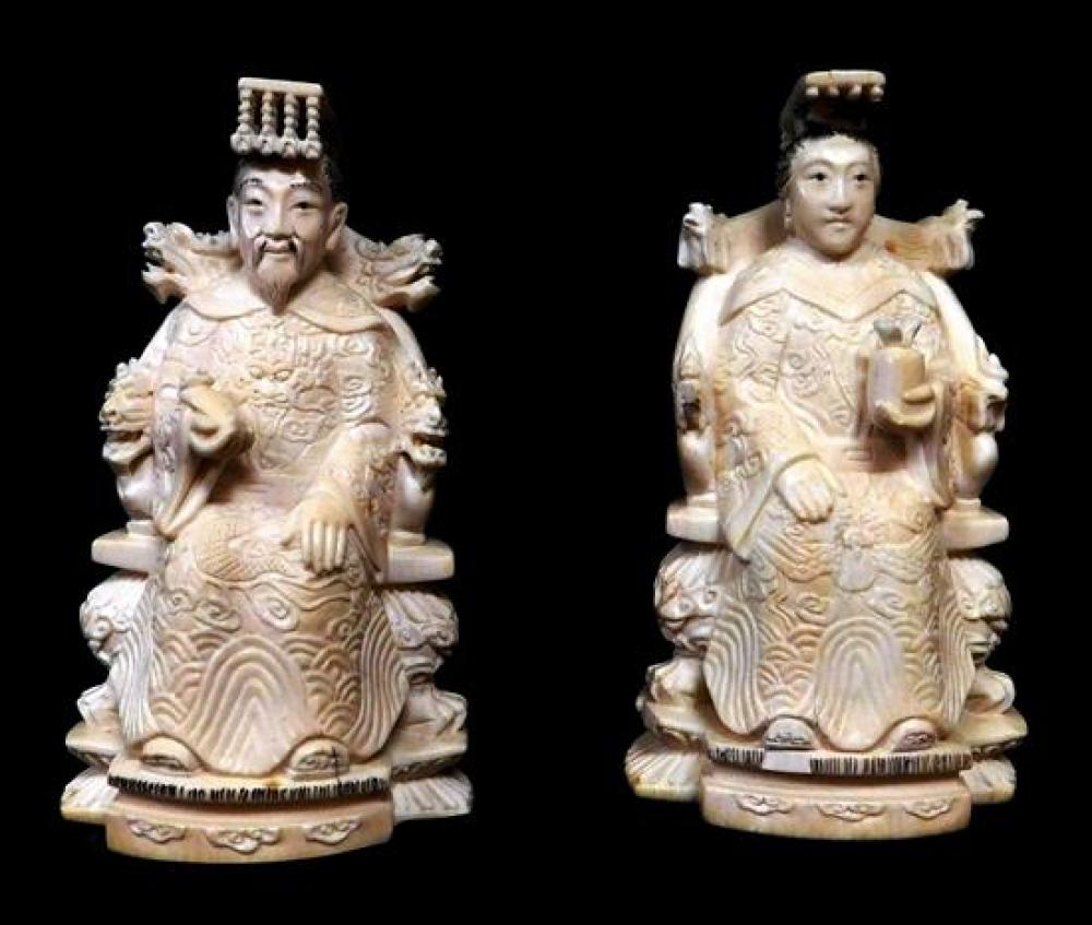 ASIAN PAIR OF CARVED IVORY FIGURES 31d3dc