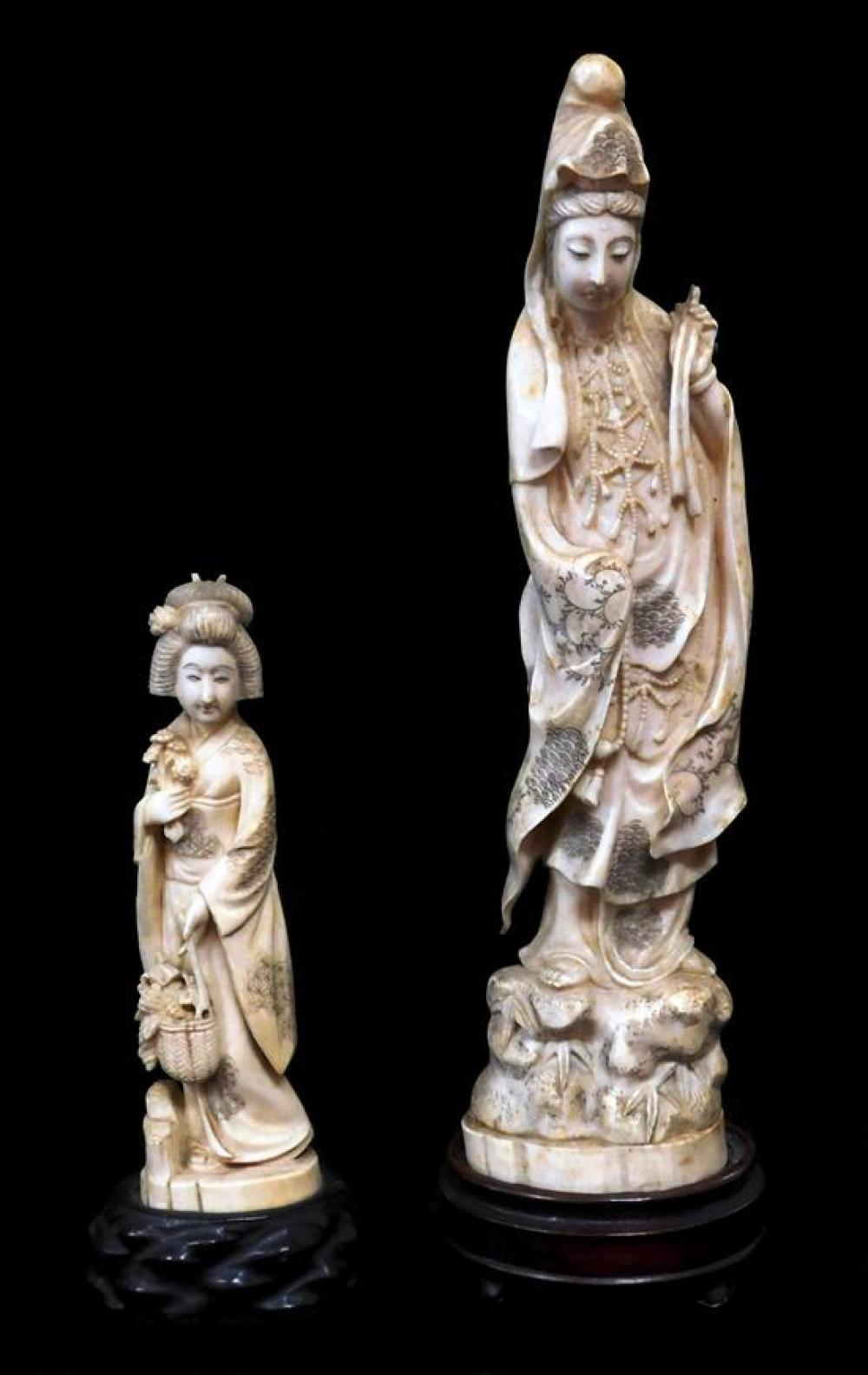 TWO IVORY CARVINGS JAPANESE 19TH 20TH 31d4ce