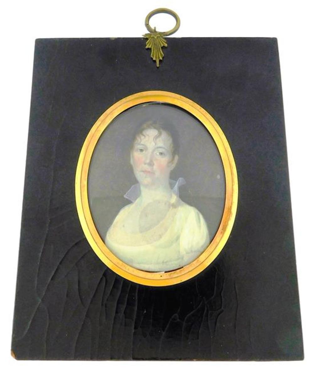 MINIATURE YOUNG WOMAN SIGNED 31d8f4