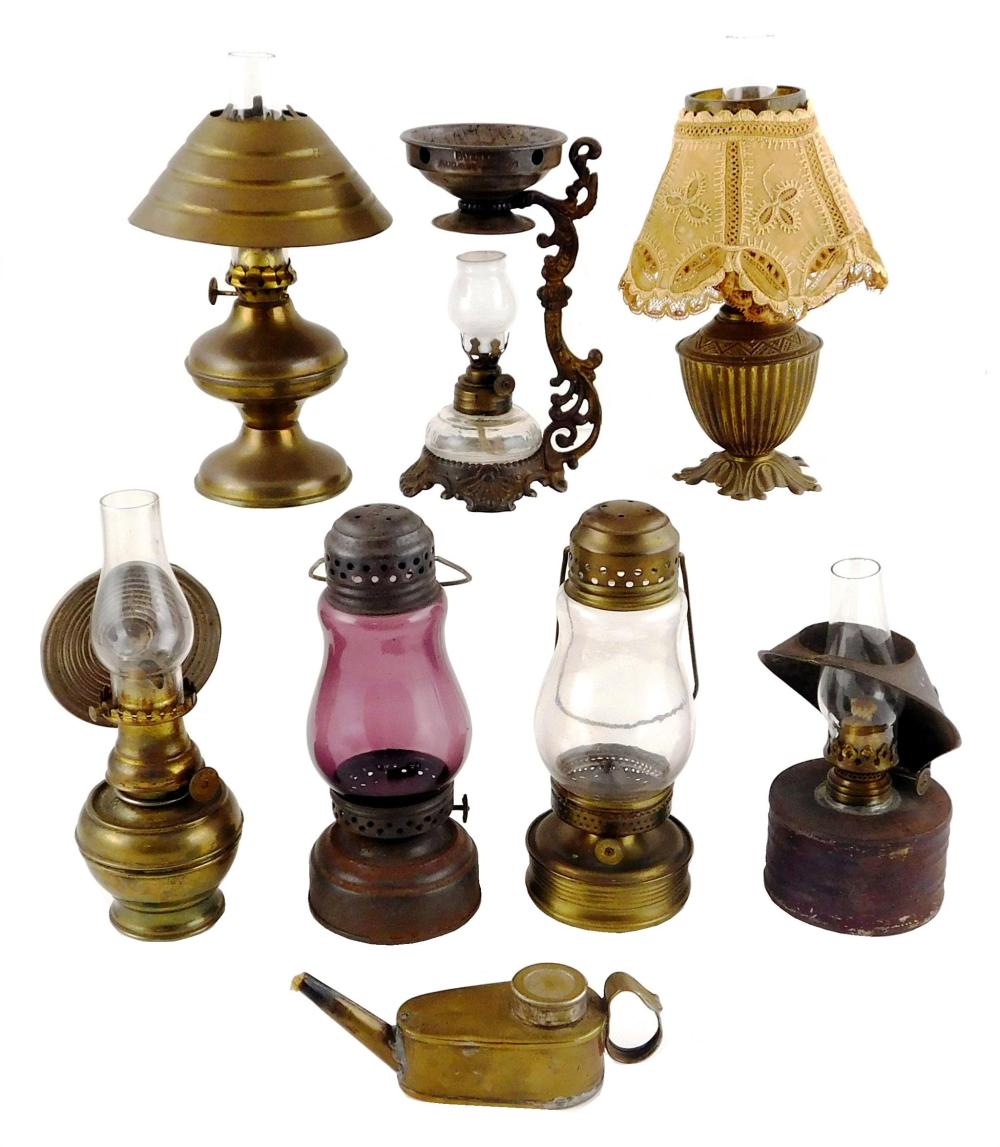 MINIATURE OIL LAMPS ALL WITH CAST 31e2a8