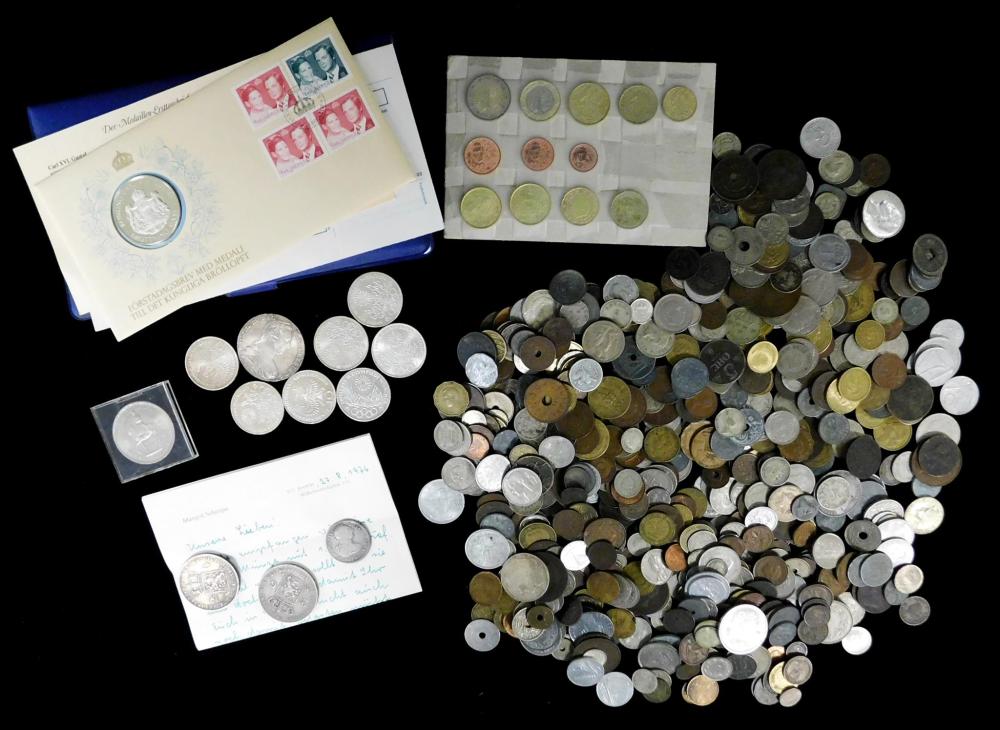 COINS LOT OF WORLD COINS INCLUDING 31e2b4
