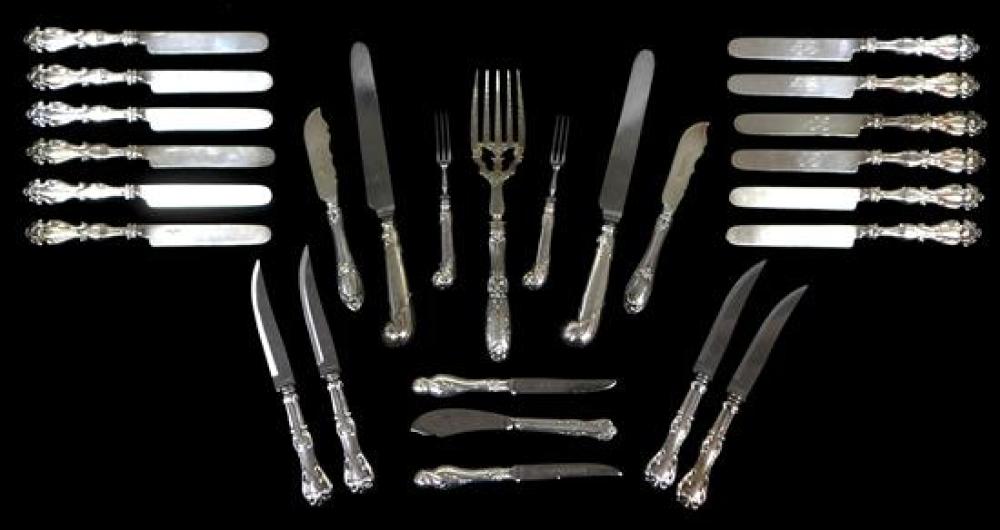 SILVER ASSORTED KNIVES AND FORKS  31bf0b