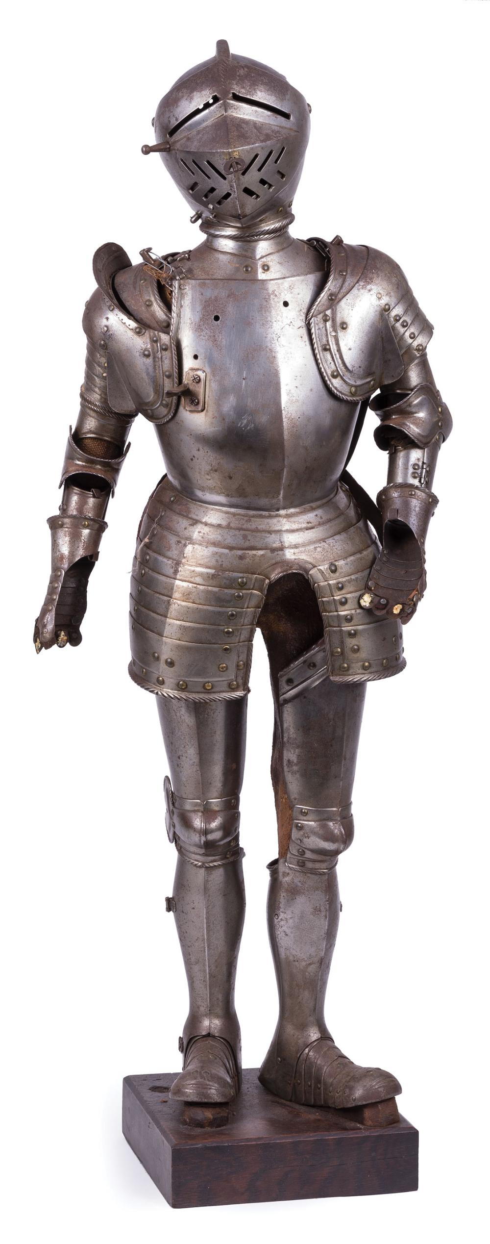 FRENCH MINIATURE SUIT OF STEEL 31caa9