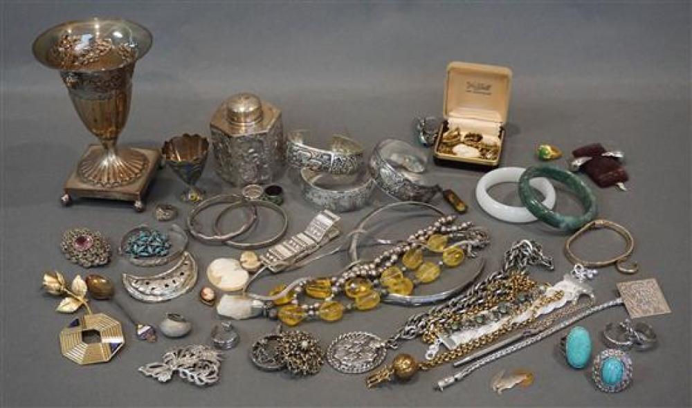 COLLECTION OF SILVER COSTUME JEWELRY 31f828