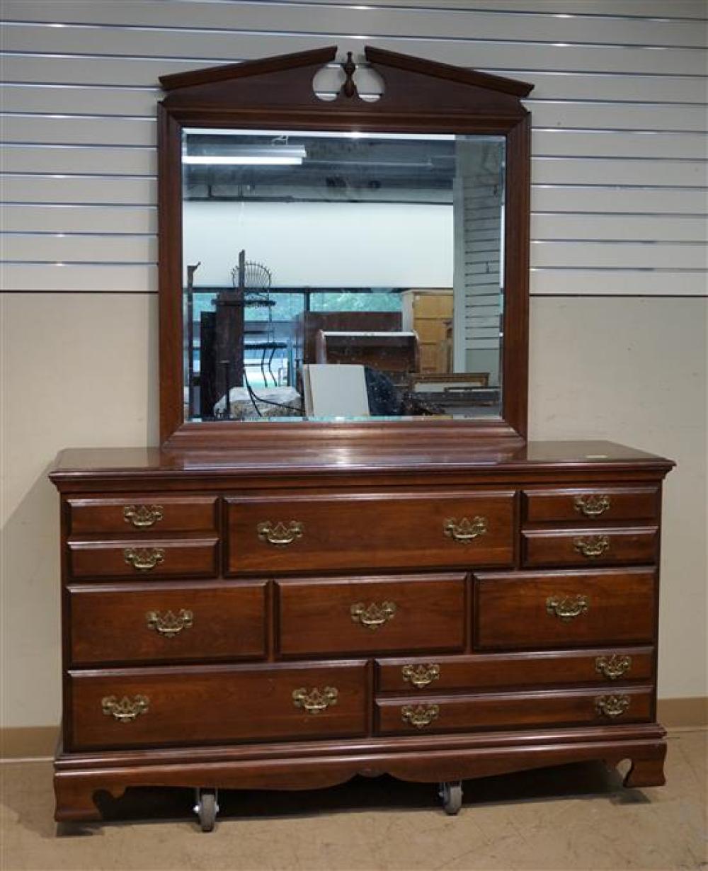 CHIPPENDALE STYLE CHERRY FINISH 31f8b7