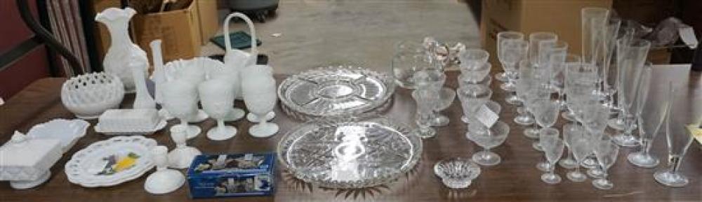 GROUP OF MILK GLASS TABLE ARTICLES 31fd03