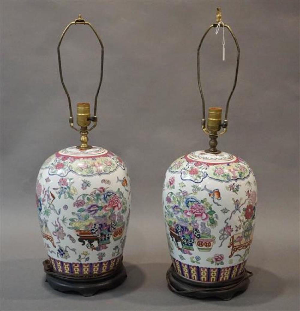 PAIR CHINESE FAMILLE ROSE PORCELAIN 320015
