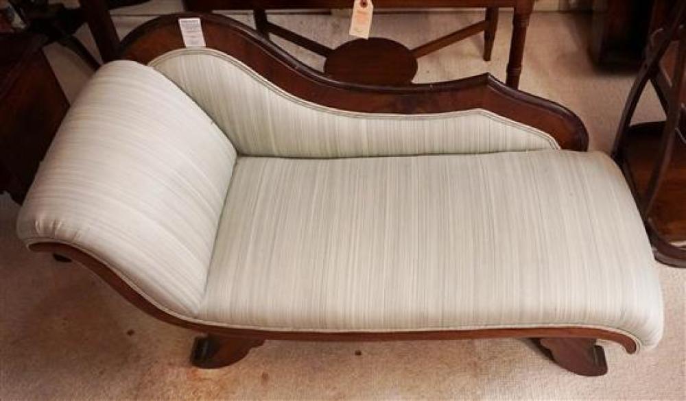 CLASSICAL STYLE MAHOGANY AND UPHOLSTERED 32028f
