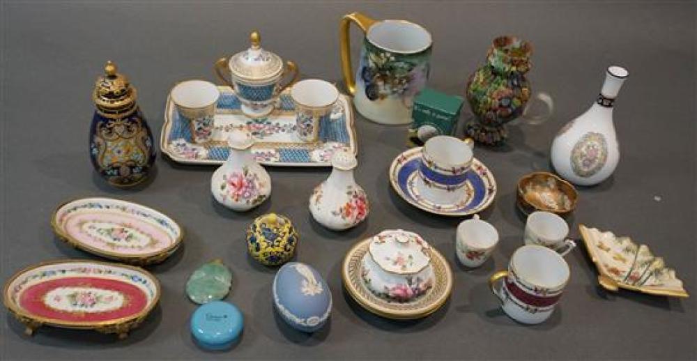 FLAT WITH MOSTLY EUROPEAN PORCELAIN 3209c6