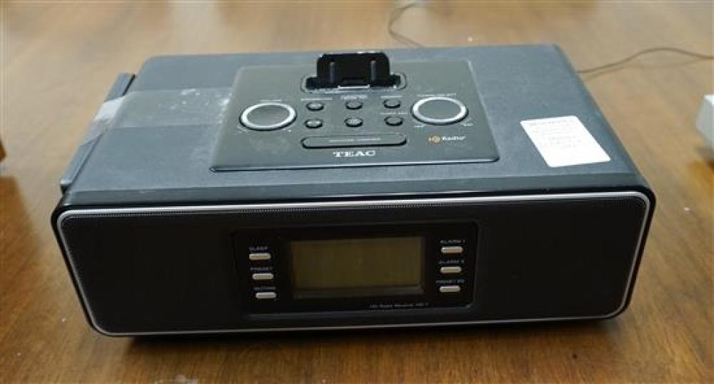TEAC HD RADIO WITH REMOTE CONTROLTEAC 320bc7