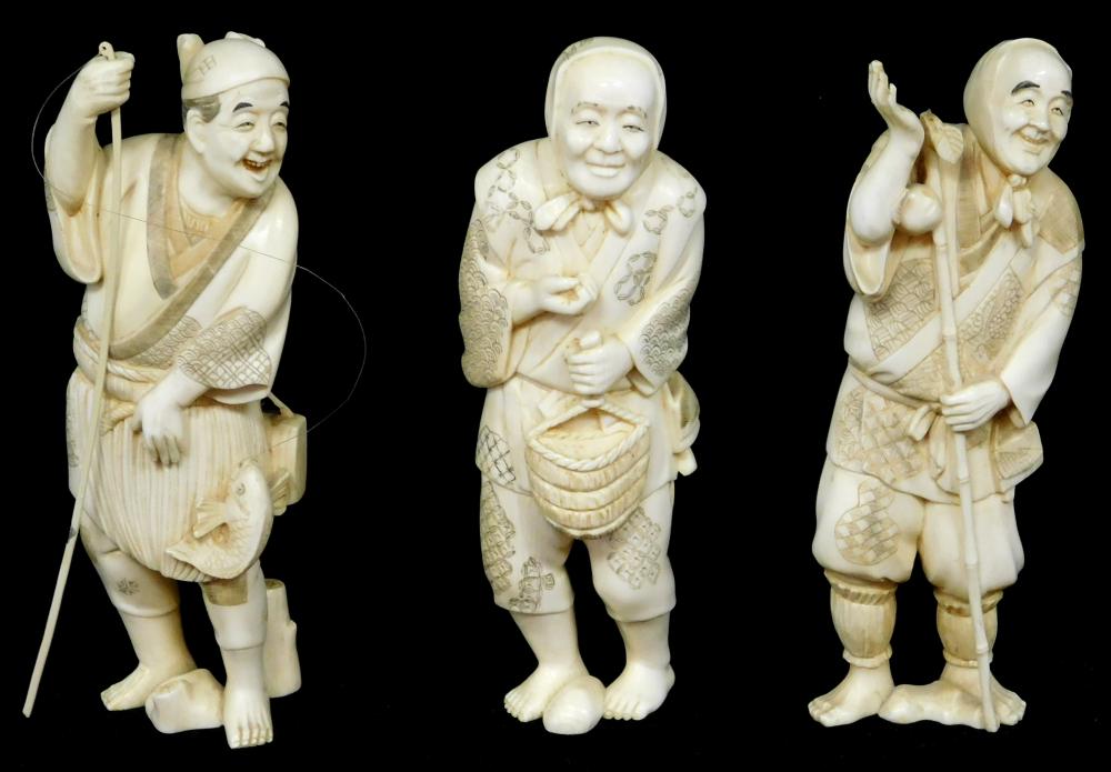 ASIAN THREE CARVED IVORY FIGURES  31e623