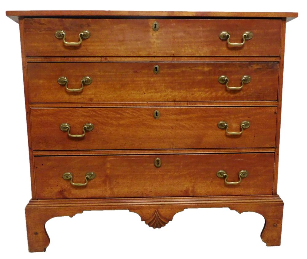 FOUR DRAWER CHEST AMERICAN LATE 31e65b