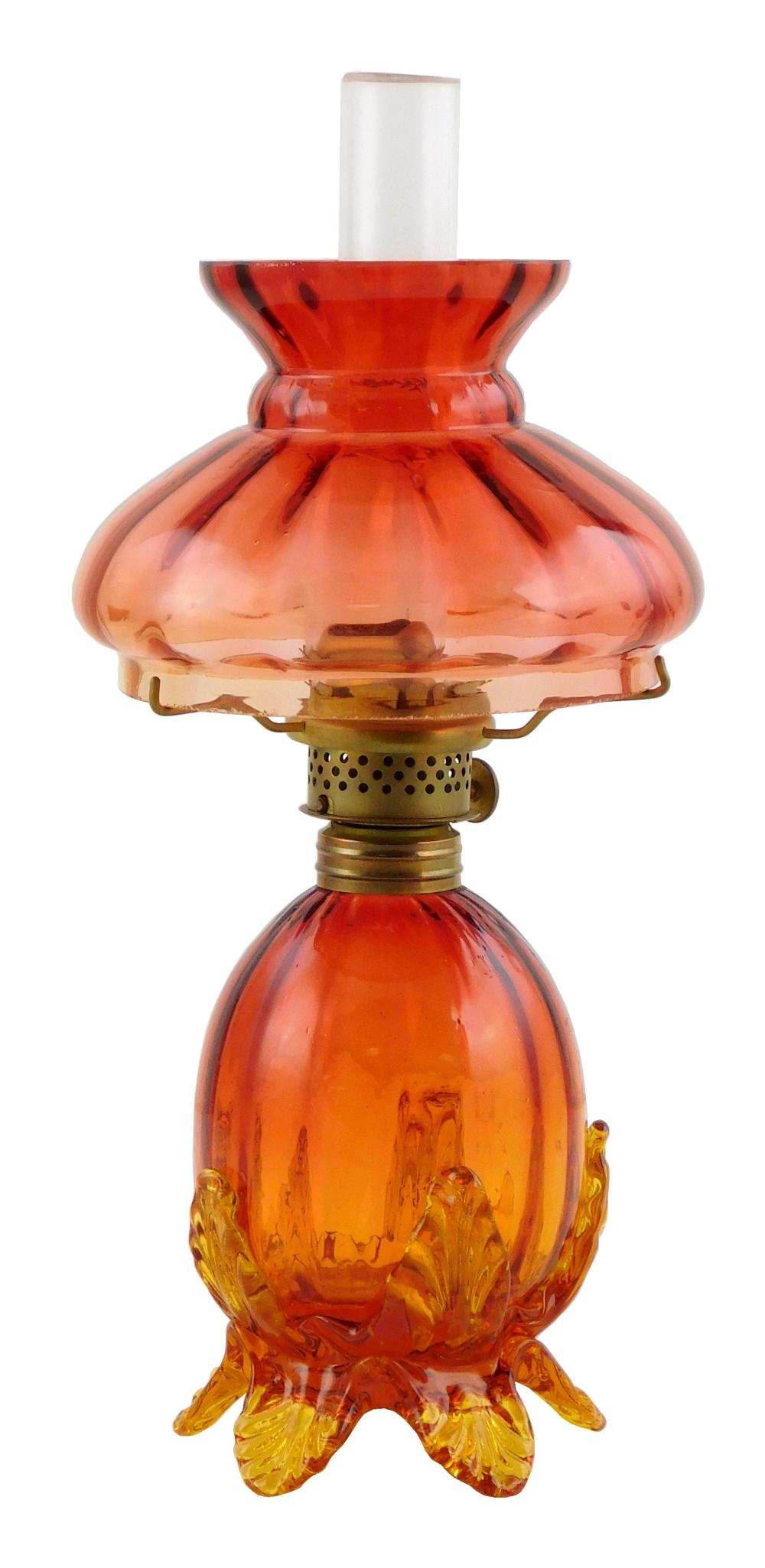 MINIATURE OIL LAMP RUBY TO AMBER 31e984