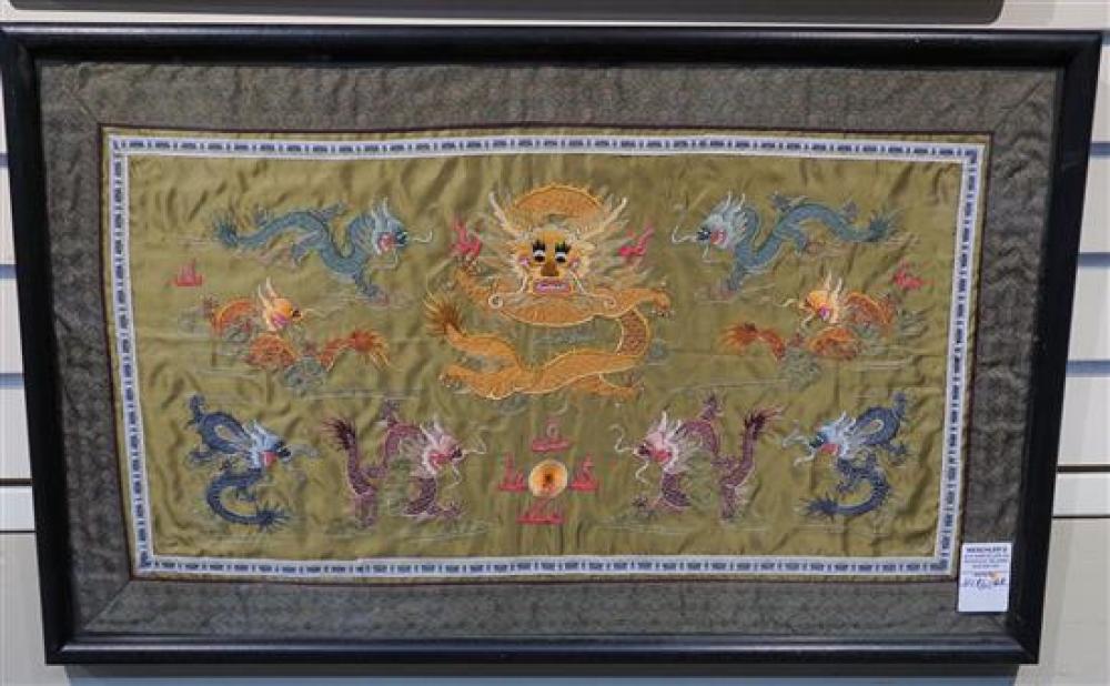 CHINESE SILK EMBROIDERED DRAGON 31ee2c