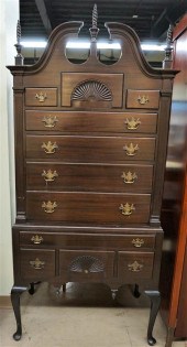 QUEEN ANNE STYLE MAHOGANY HIGHBOYQueen