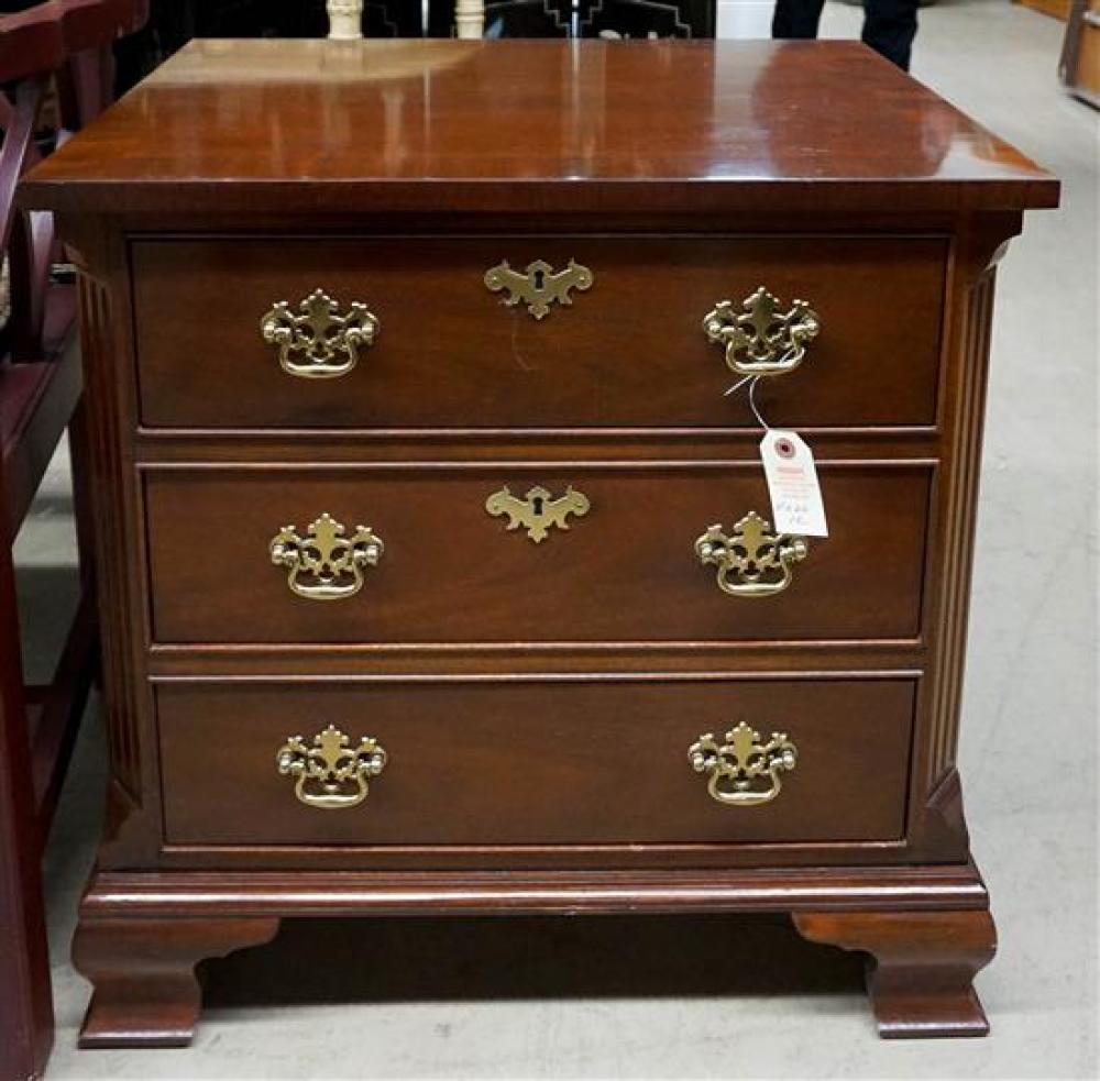 BAKER CHIPPENDALE STYLE MAHOGANY 31f046